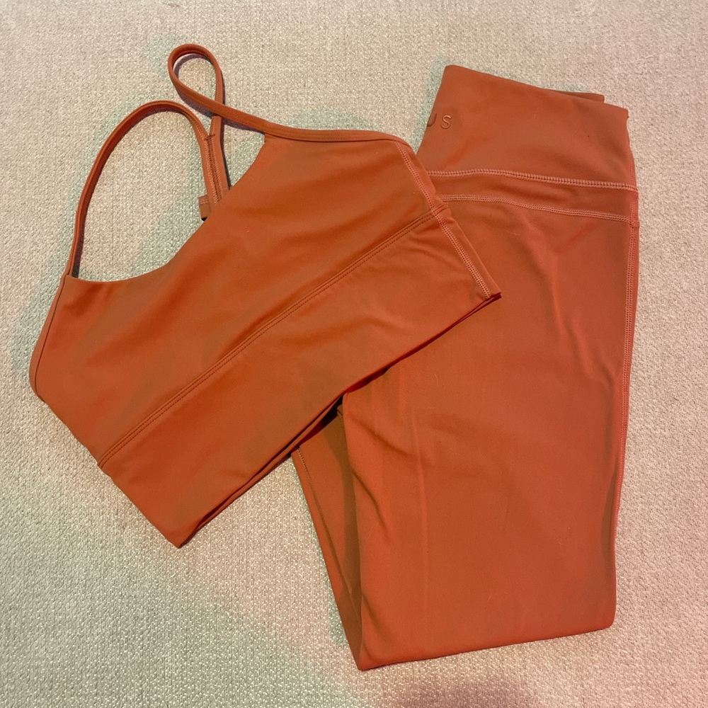 Orange workout set, leggings and sports bra #workout